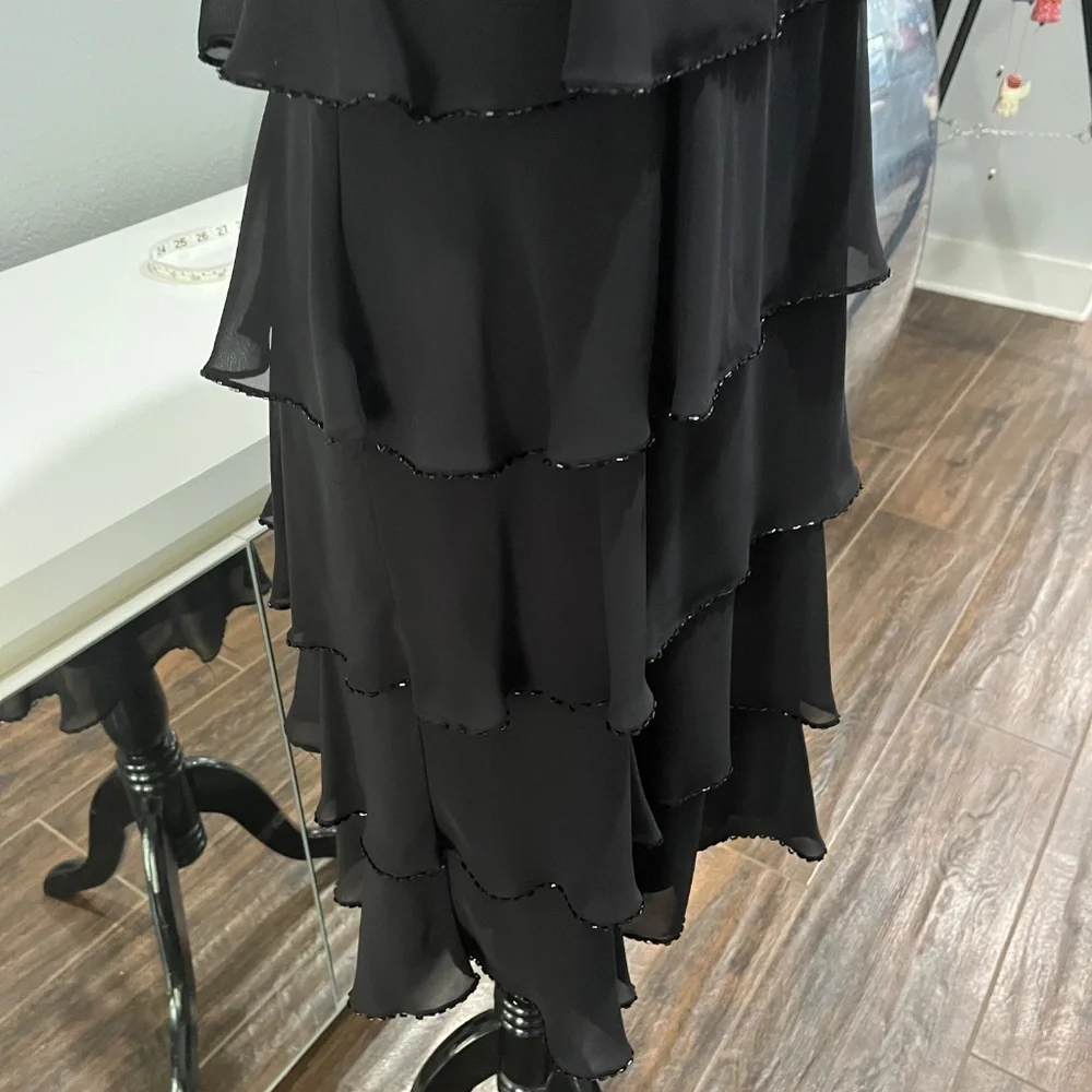 Patra Tiered little black dress - Picture 2 of 13